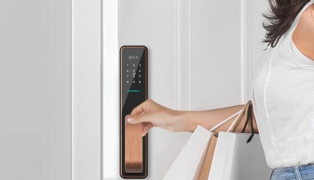 智能門鎖哪個(gè)好？從（安全性、續(xù)航能力、開鎖方式）上介紹